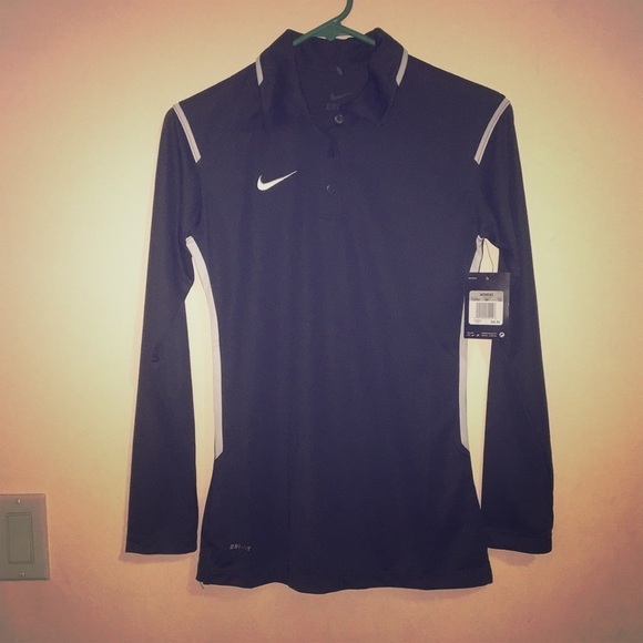 NWT women’s xs Nike long sleeve - Picture 1 of 2